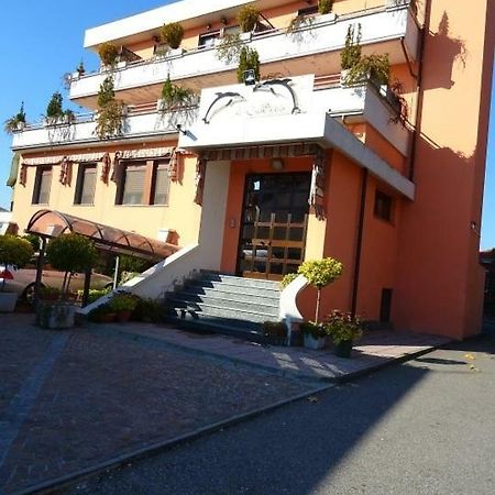 Albergo Ristorante Il Delfino Novara Eksteriør bilde